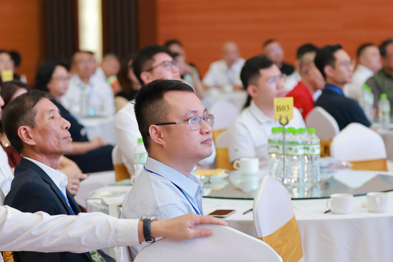 Các đại biểu tham dự Hội nghị.