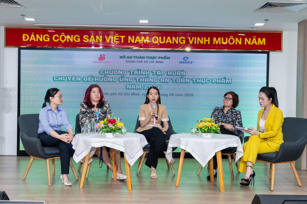 Sự phối hợp chặt chẽ giữa doanh nghiệp, cơ quan quản lý, cơ sở đào tạo trong công tác đảm bảo an toàn thực phẩm. (Ảnh: Saigon Co.op)