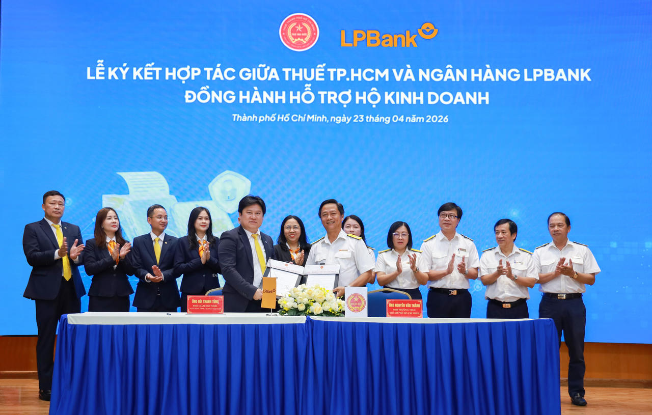 LPBank ký kết hợp tác với Thuế TP HCM