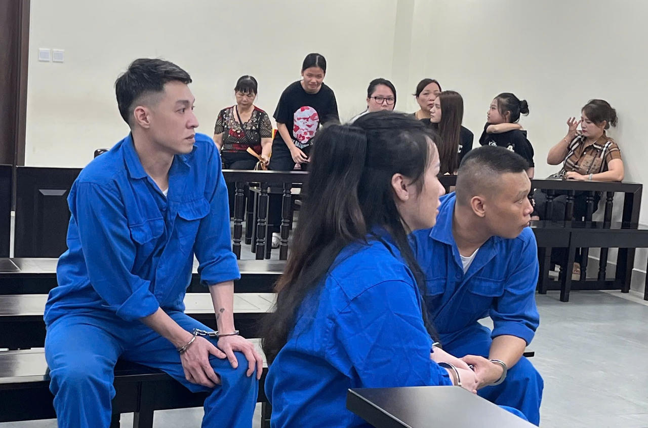 Kiểm tra thanh niên có biểu hiện nghi vấn, phát hiện đường dây mua bán ma túy