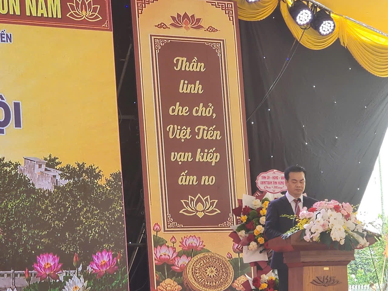 Chủ tịch UBND xã Việt Tiến - ông Nguyễn Đức Đoàn phát biểu tại lễ khởi công.