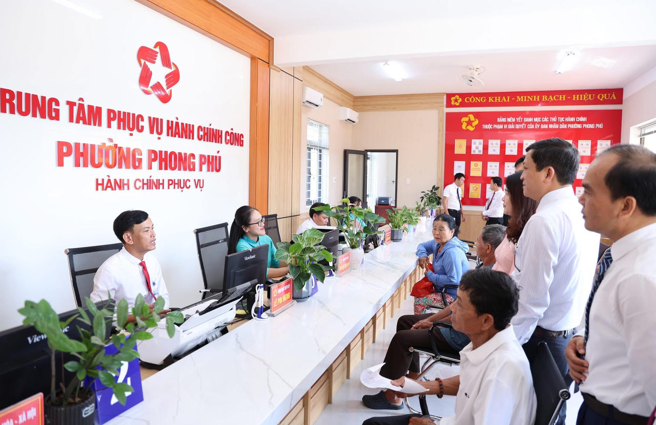 Đưa vào sử dụng Trung tâm Phục vụ hành chính công phường Phong Phú.