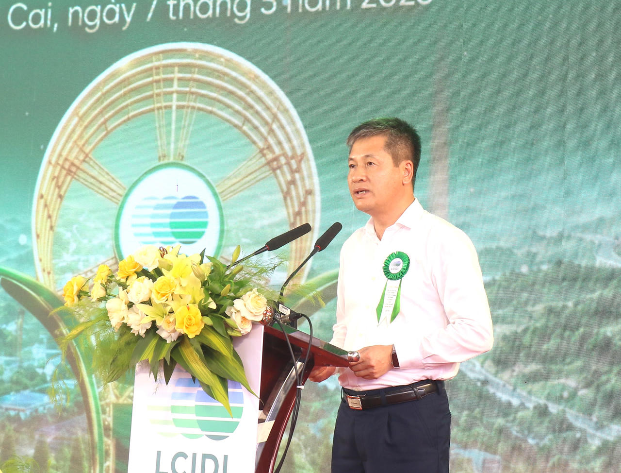 Ông Ngô Hạnh Phúc - Phó Chủ tịch Thường trực UBND tỉnh Lào Cai phát biểu tại buổi lễ