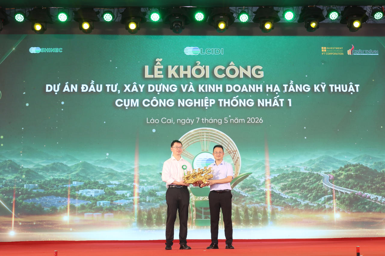 Lễ ký kết hợp tác giữa chủ đầu tư với một số doanh nghiệp đến từ tỉnh Vân Nam (Trung Quốc)