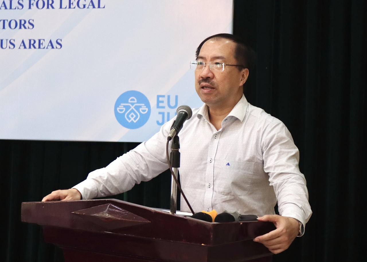 Cục trưởng Cục Phổ biến, giáo dục pháp luật và Trợ giúp pháp lý Cù Thu Anh phát biểu khai mạc.