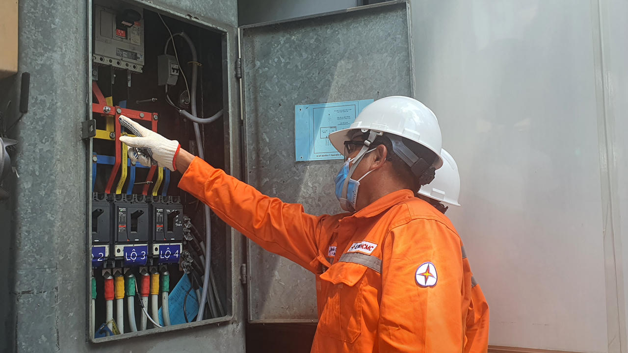 Điện lực TP.HCM cam kết đáp ứng điện cho mục tiêu phát triển hai con số của TP.HCM