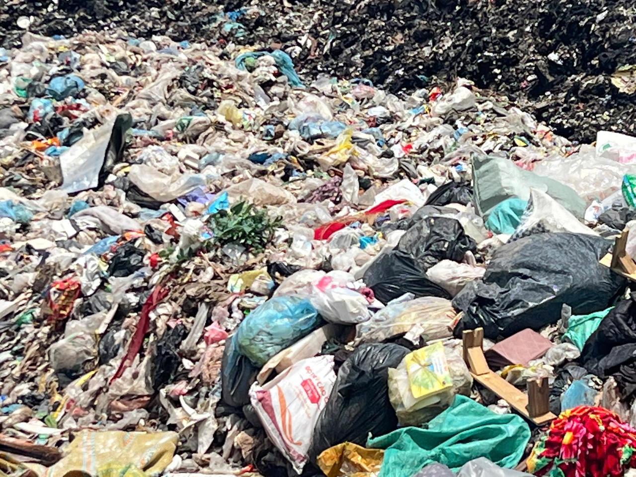 Ninh Bình: Người dân thôn Phú Bình mong mỏi xử lý bãi rác, đảm bảo không gian sống trong lành