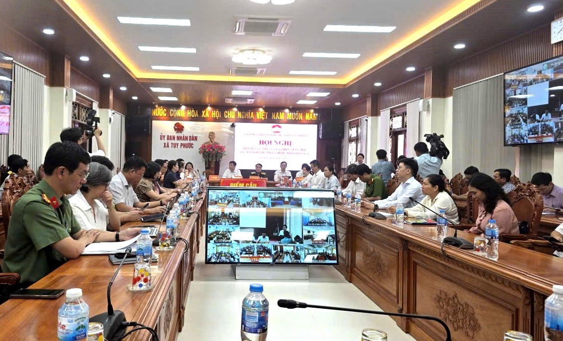 Phó Chủ tịch Quốc hội Nguyễn Hồng Diên tiếp xúc cử tri tỉnh Gia Lai