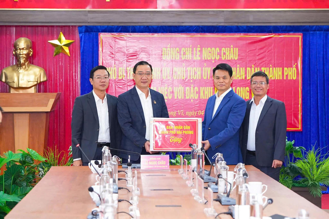Cùng với sự quan tâm của Trung ương và TP Hải Phòng, diện mạo của đảo ngày càng có nhiều đổi thay tích cực.