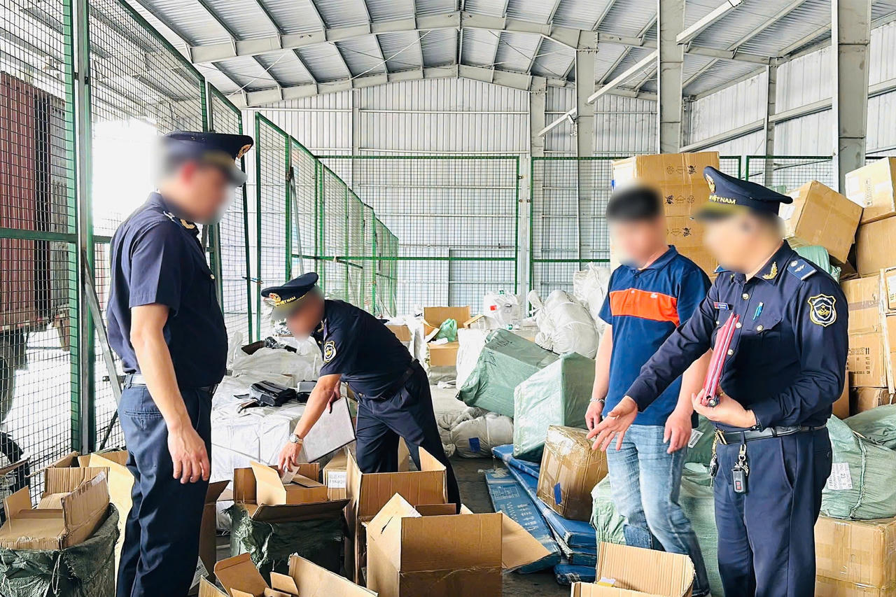 Phát hiện gần 15.000 sản phẩm mỹ phẩm, thời trang nghi vấn xâm phạm quyền sở hữu trí tuệ