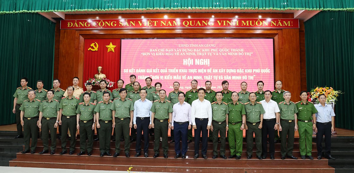 Sơ kết 8 tháng thực hiện Đề án xây dựng đặc khu Phú Quốc thành 'Đơn vị kiểu mẫu về ANTT và văn minh đô thị'
