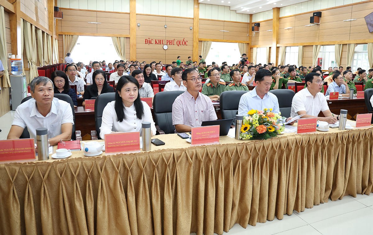 Sơ kết 8 tháng thực hiện Đề án xây dựng đặc khu Phú Quốc thành 'Đơn vị kiểu mẫu về ANTT và văn minh đô thị'