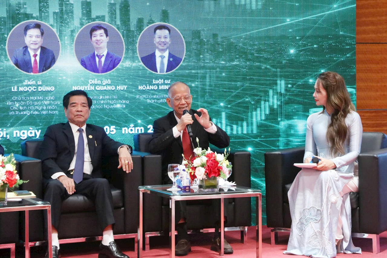 3.-ts-phong.jpg