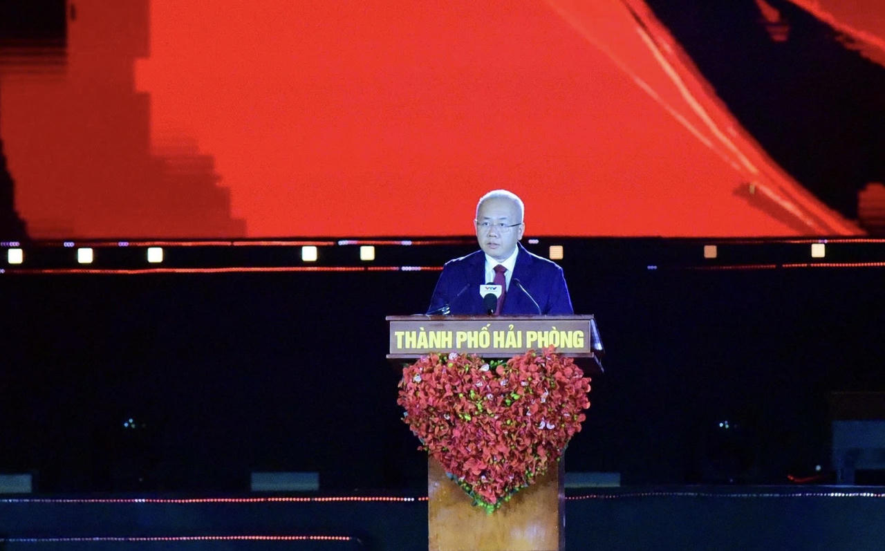 Chủ tịch UBND TP Hải Phòng Đỗ Thành Trung phát biểu khai mạc Lễ hội Hoa Phượng Đỏ 2026.