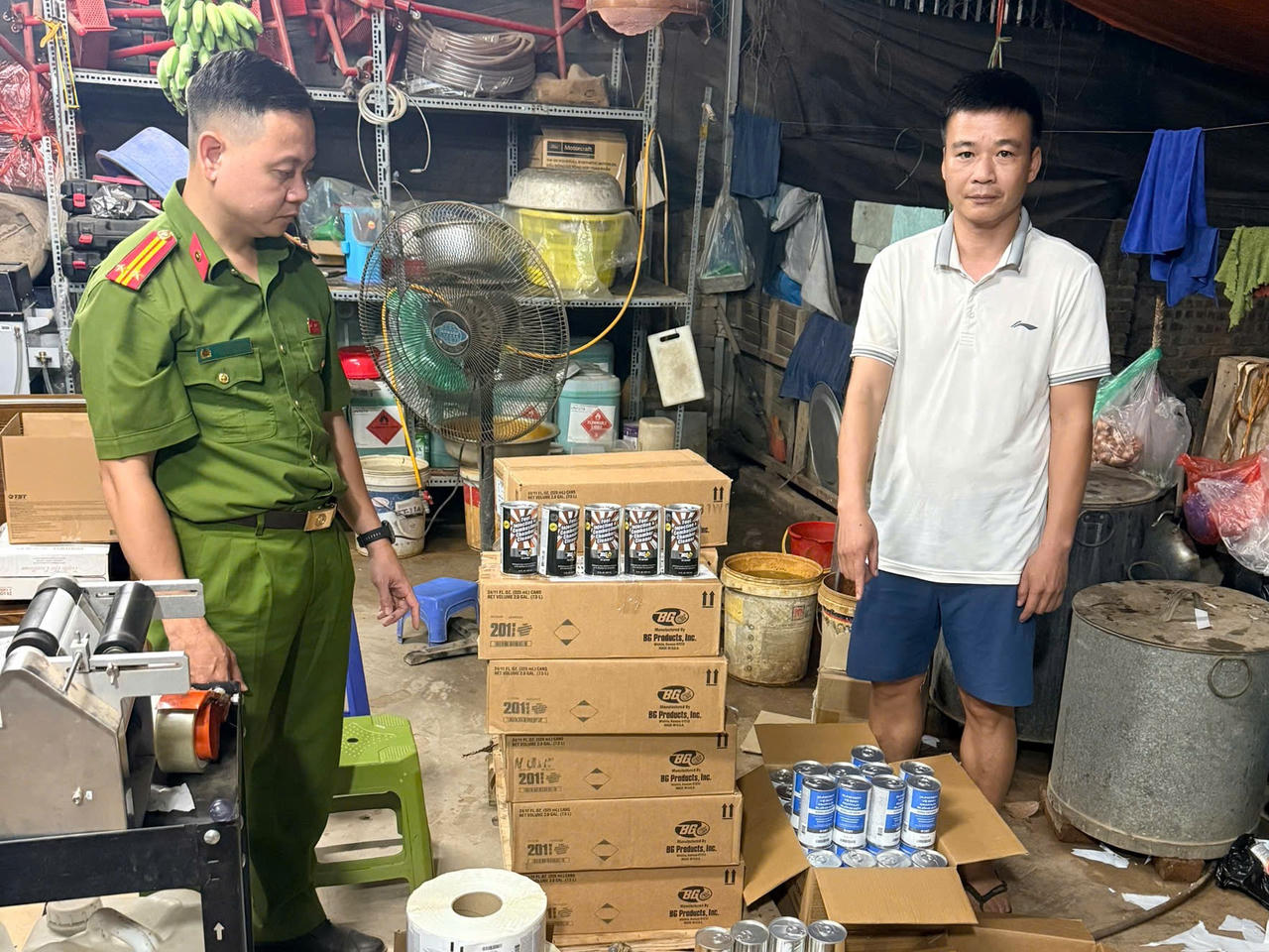 TP Hà Nội: Công ty kinh doanh hóa chất, dầu nhớt thay nhãn, làm giả hàng trăm sản phẩm