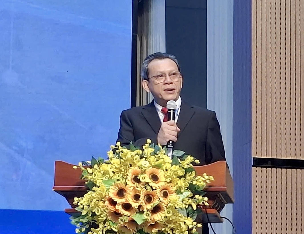 PGS.TS.DS Nguyễn Đăng Thoại - Phó hiệu trưởng phụ trách quản lý - điều hành trường ĐH Y khoa Phạm Ngọc Thạch phát biểu tại Hội nghị Khoa học Công nghệ lần thứ XIX. (Ảnh: Bùi Yên)