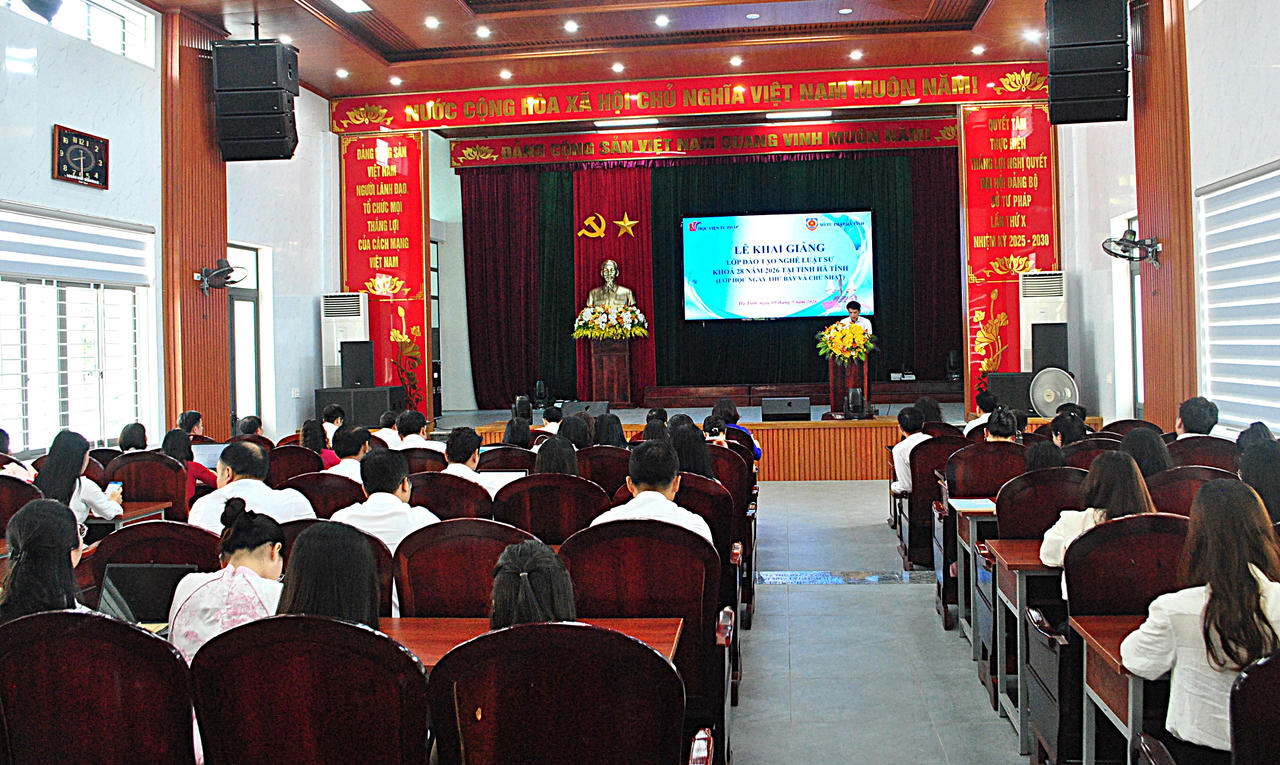 70 học viên tham dự lễ khai giảng.