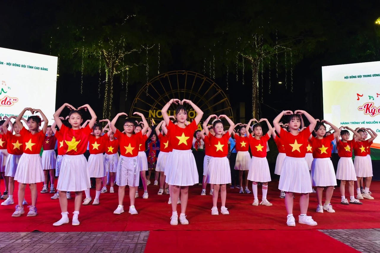 Tiết mục biểu diễn văn nghệ tại chương trình. (Ảnh: PV)