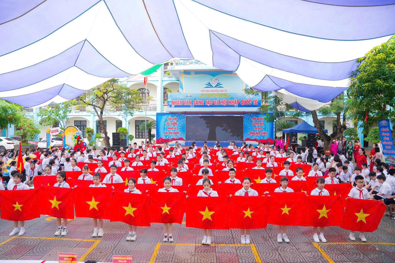 Các tiết mục góp phần giáo dục niềm tự hào quê hương cho học sinh ngay từ bậc tiểu học.