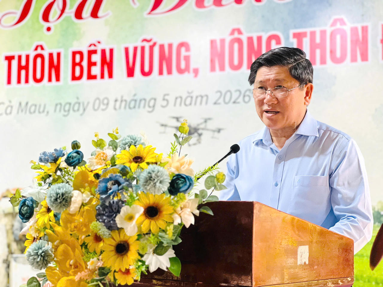 Ông Lê Văn Sử phát biểu ghi nhận các ý kiến đóng góp của chuyên gia, đại biểu và nông dân.
