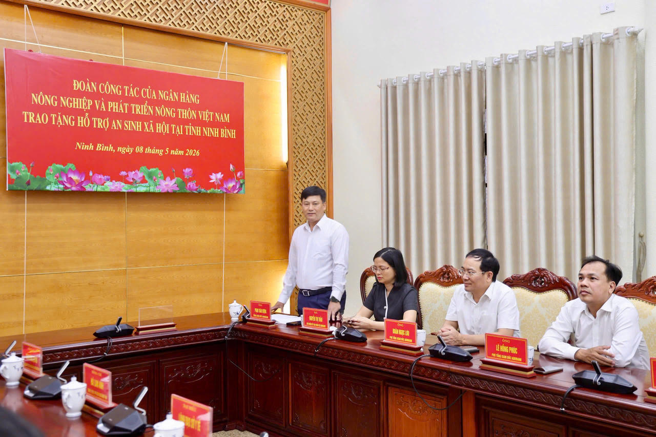Agribank trao tặng 5 tỷ đồng an sinh xã hội tại Ninh Bình - Lan tỏa trách nhiệm cộng đồng, kiến tạo phát triển bền vững
