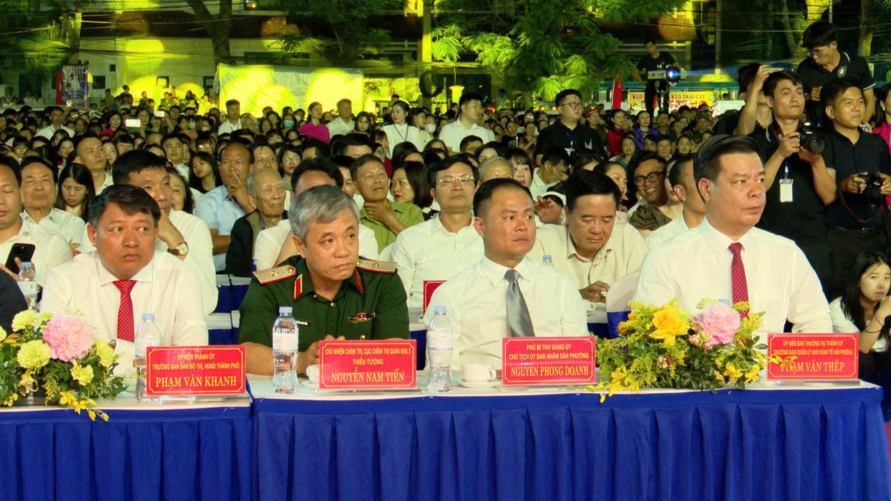 Sôi động đêm khai mạc chuỗi hoạt động  “Kiến An - Ngày hội Hạnh phúc 2026”