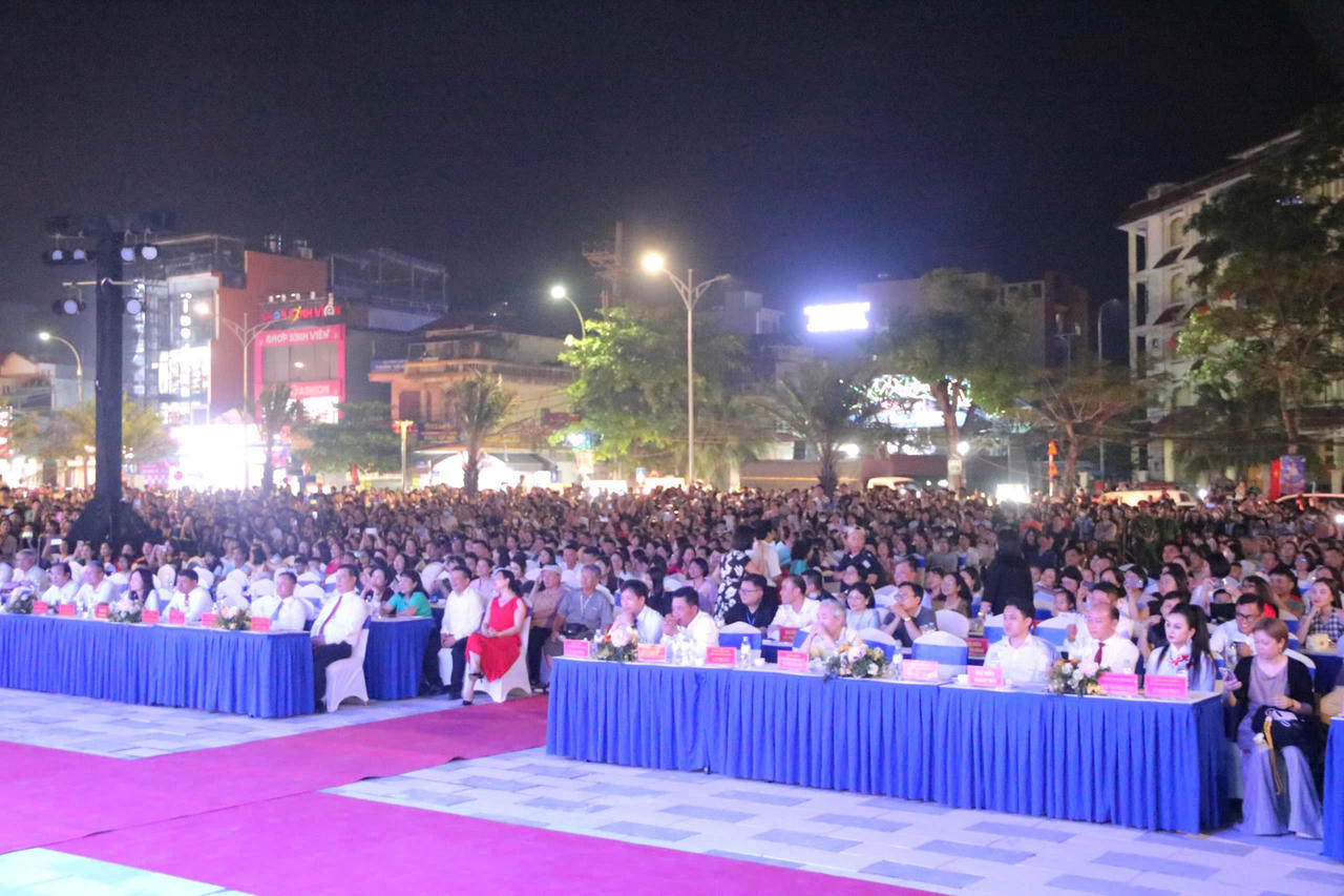 Sôi động đêm khai mạc chuỗi hoạt động  “Kiến An - Ngày hội Hạnh phúc 2026”