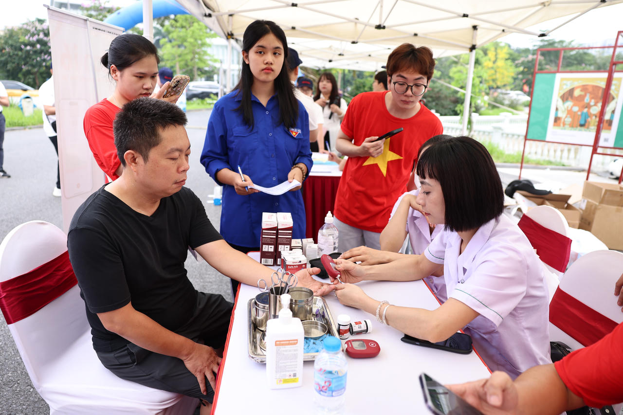 Mỗi bước chân hôm nay là một cam kết cho trái tim khỏe ngày mai 