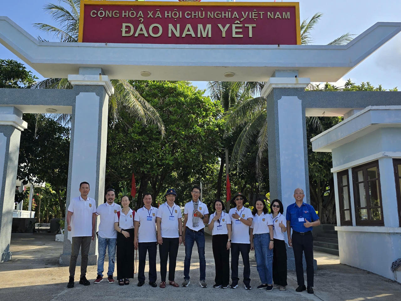 Đoàn công tác Bộ Tư pháp tại đảo Nam Yết.