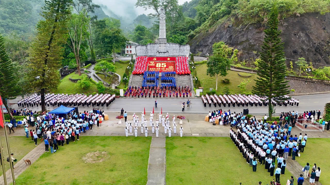Hành trình về nguồn kỷ niệm 85 năm Ngày thành lập Đội TNTP Hồ Chí Minh tại Cao Bằng