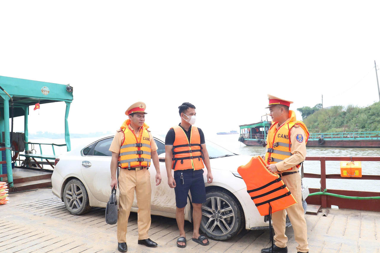 Hà Nội đẩy mạnh tuyên truyền pháp luật về giao thông đường thủy nội địa