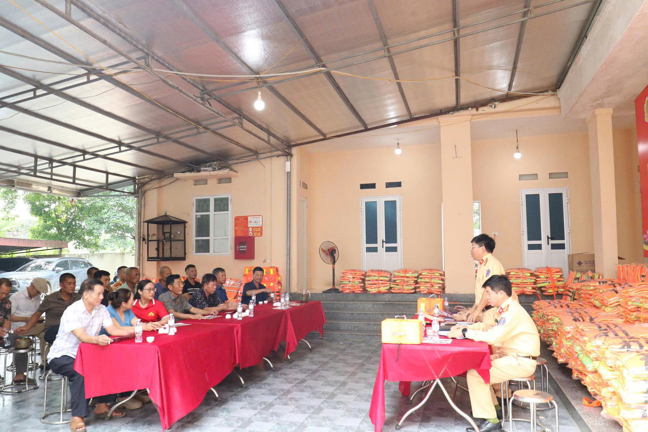 Hà Nội đẩy mạnh tuyên truyền pháp luật về giao thông đường thủy nội địa