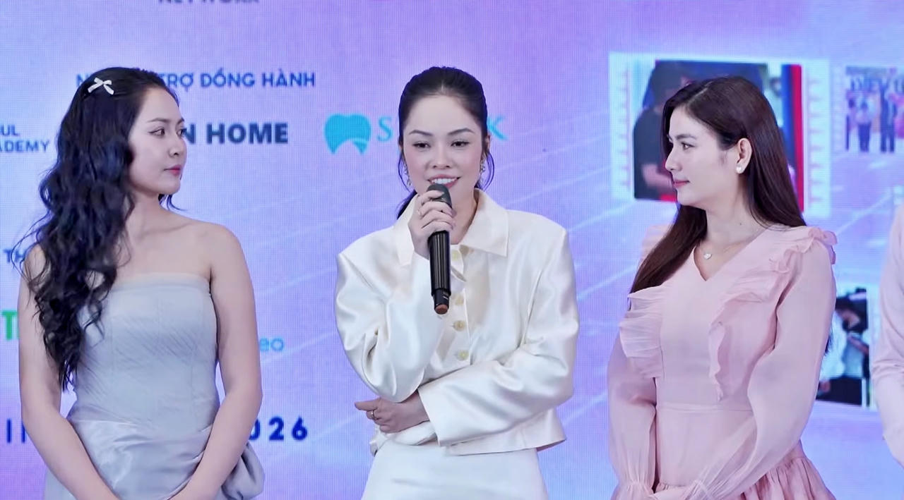 Ca sĩ Duyên Quỳnh, diễn viên Dương Cẩm Lynh, Kha Ly là nghệ sĩ đồng hành cùng chương trình.