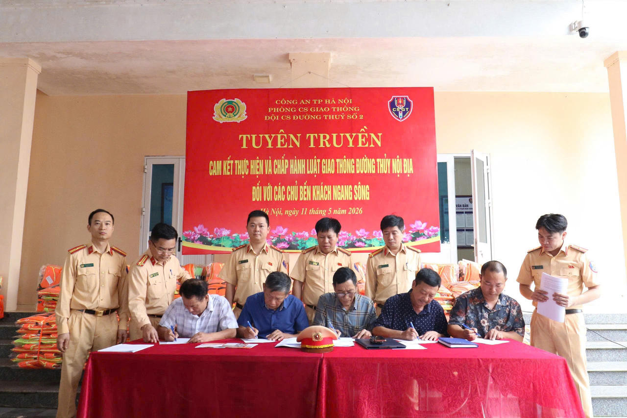 Hà Nội đẩy mạnh tuyên truyền pháp luật về giao thông đường thủy nội địa