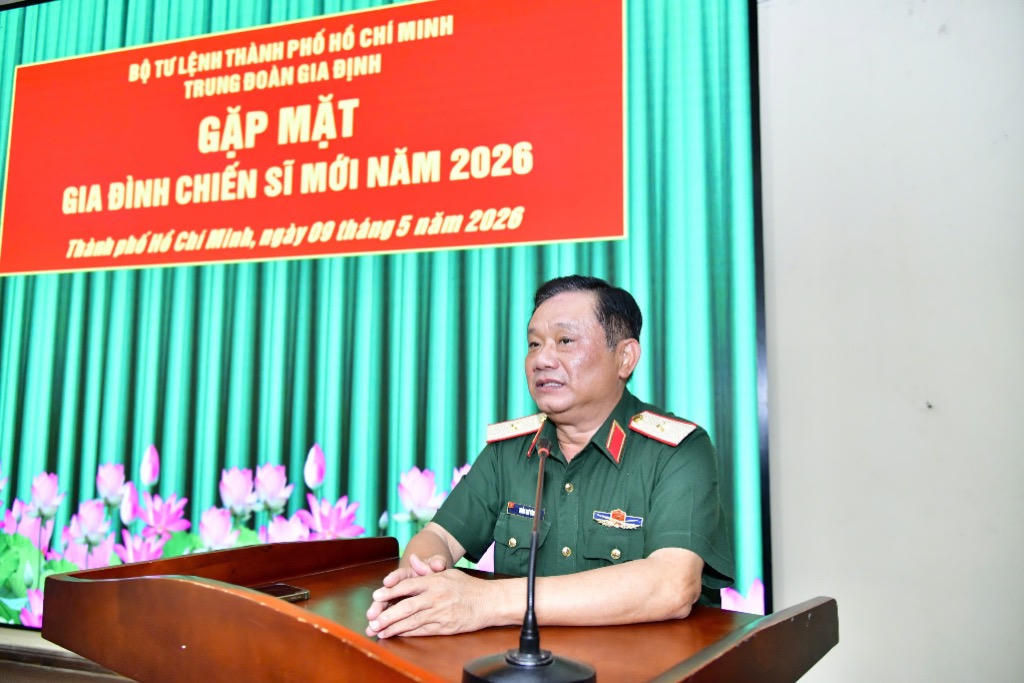 Thiếu tướng Trần Chí Tâm phát biểu tại buổi gặp mặt. (Ảnh: Hữu Tân)