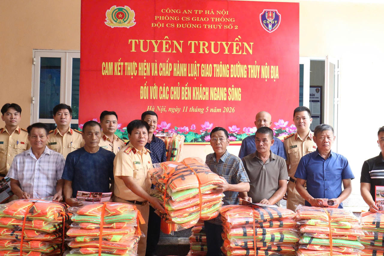 Hà Nội đẩy mạnh tuyên truyền pháp luật về giao thông đường thủy nội địa
