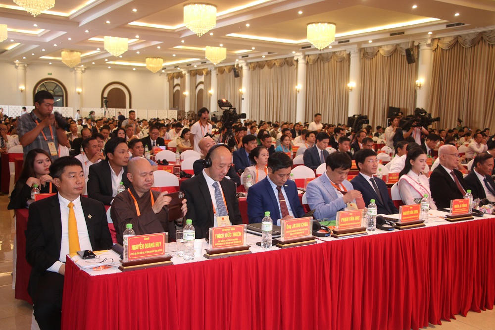 Hội nghị có sự tham dự của hơn 1.200 đại biểu bao gồm: các cơ quan ngoại giao Thái Lan, Pháp, Trung Quốc, Nhật Bản, Hàn Quốc, Lào, cùng đại diện các tỉnh, thành phố, Hiệp hội doanh nghiệp và nhiều tập đoàn kinh tế lớn trong nước, quốc tế.