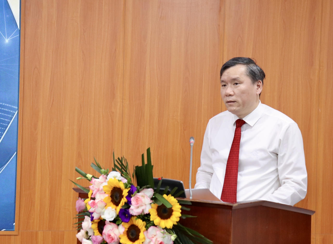 GS.TS. Lê Văn Lợi phát biểu tại Hội thảo