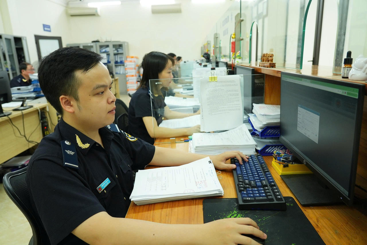 Hải quan tăng tốc chuyển đổi số, thí điểm mô hình thông quan tập trung - Bài cuối: Vận hành mô hình thông quan tập trung: Phân rõ trách nhiệm, đẩy mạnh quản lý số