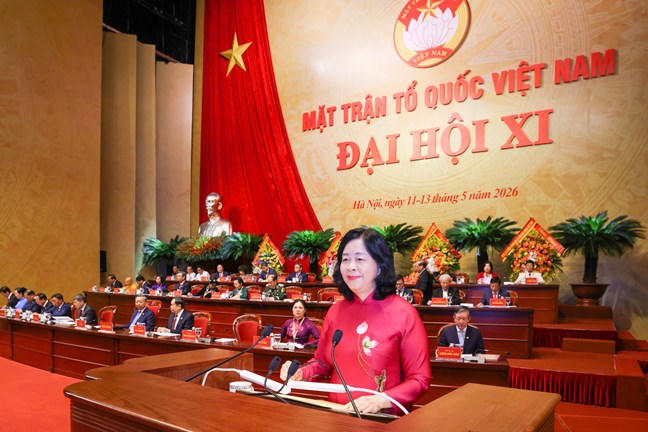 Ủy viên Bộ Chính trị, Bí thư Trung ương Đảng, Bí thư Đảng ủy MTTQ, các Đoàn thể Trung ương, Chủ tịch Ủy ban Trung ương MTTQ Việt Nam Bùi Thị Minh Hoài trình bày diễn văn khai mạc tại Đại hội. Ảnh: PV