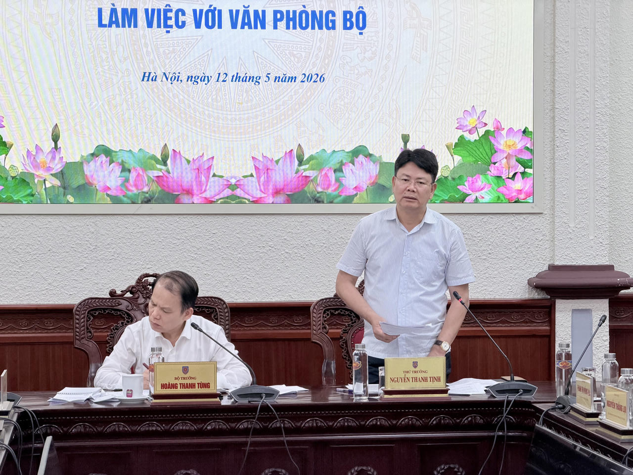 Thứ trưởng Nguyễn Thanh Tịnh phát biểu tại buổi làm việc.