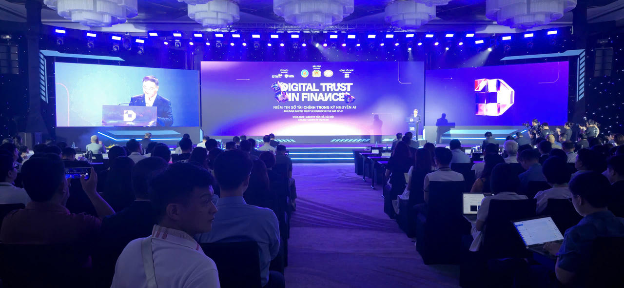 Thứ trưởng Bộ Công an: Niềm tin số đang trở thành nền tảng cốt lõi cho sự phát triển bền vững của nền kinh tế số và hệ thống tài chính hiện đại