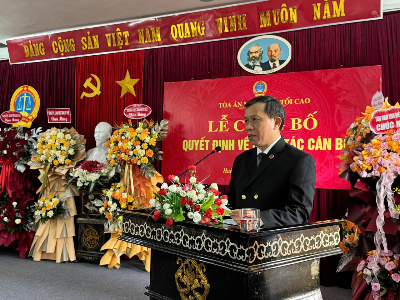 Tân Chánh án TAND thành phố Huế Đặng Quốc Lộc phát biểu nhận nhiệm vụ&nbsp;