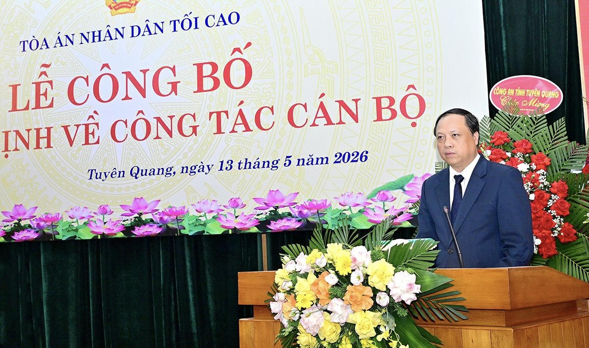 Ông Lê Tiến, Phó Chánh án Tòa án nhân dân tối cao phát biểu giao nhiệm vụ. (Ảnh: Quang Hoà)
