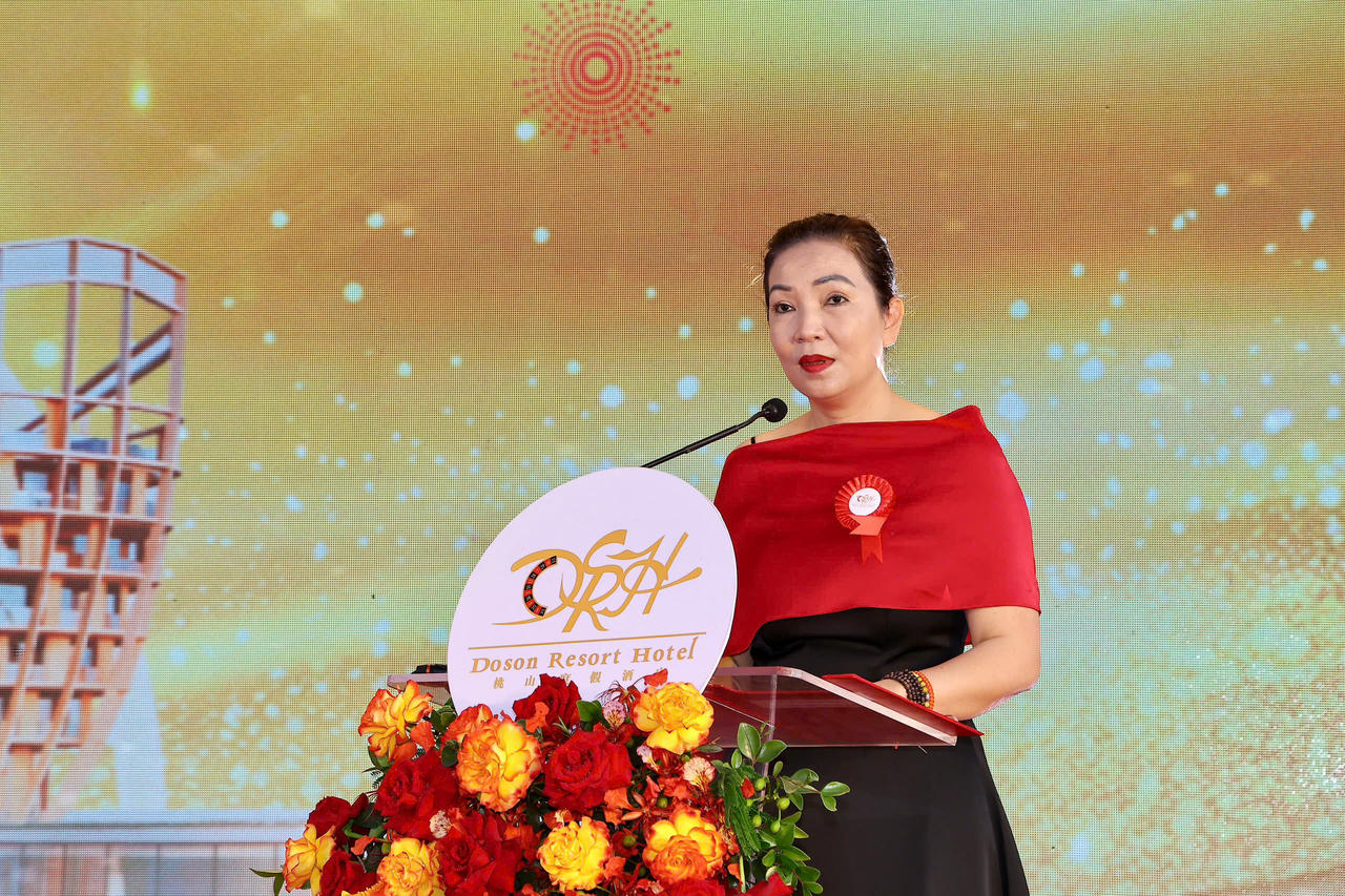 Bà Đoàn Tuyết Lan, Chủ tịch Hội đồng thành viên Công ty TNHH Liên doanh du lịch Quốc tế Hải Phòng phát biểu tại buổi lễ.
