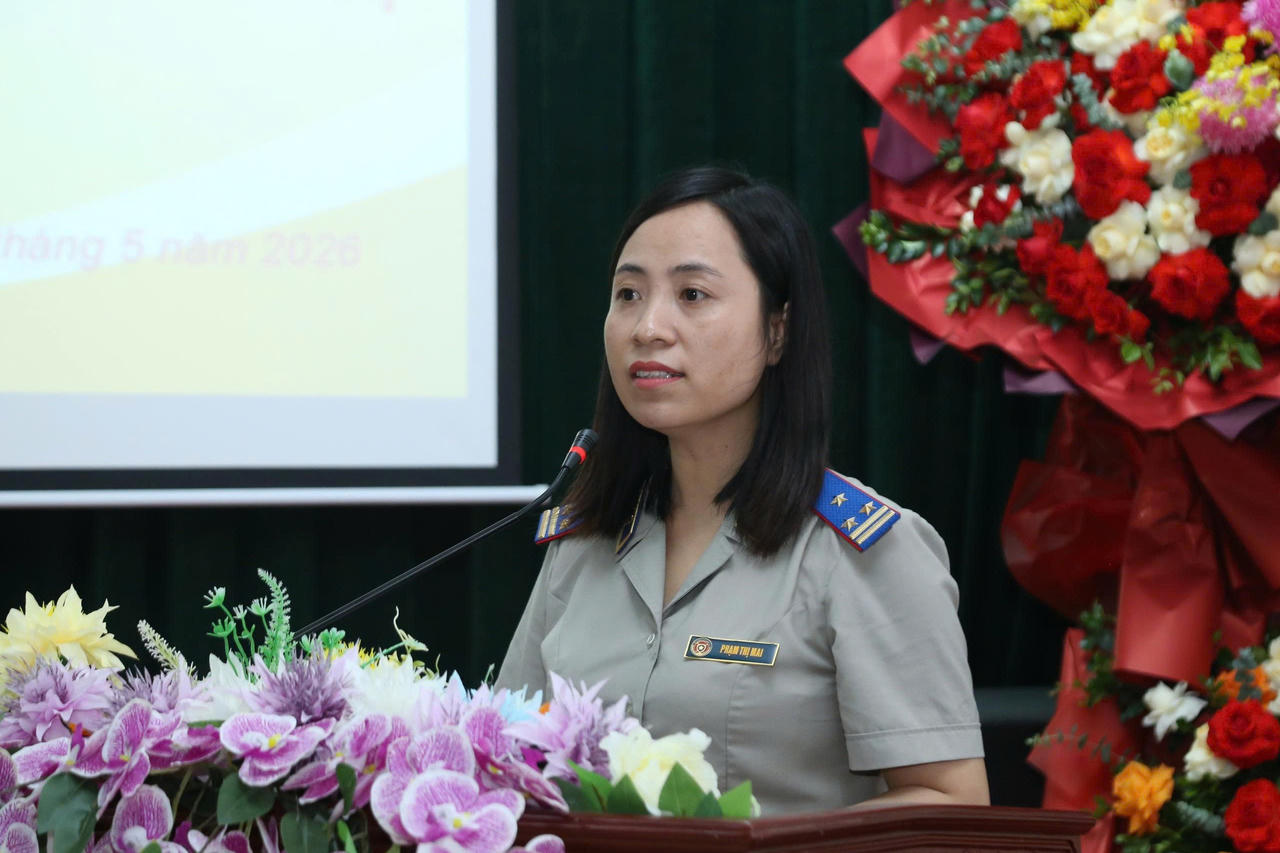 Đại diện Ban Tổ chức cán bộ, Cục Quản lý Thi hành án dân sự, Bộ Tư pháp công bố Quyết định bổ nhiệm Phó Trưởng Thi hành án dân sự tỉnh Thanh Hóa.