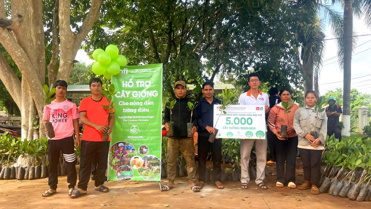 ofi hợp tác với nông dân địa phương, nỗ lực thúc đẩy tăng trưởng xanh thông qua nông nghiệp bền vững và phát triển cộng đồng.