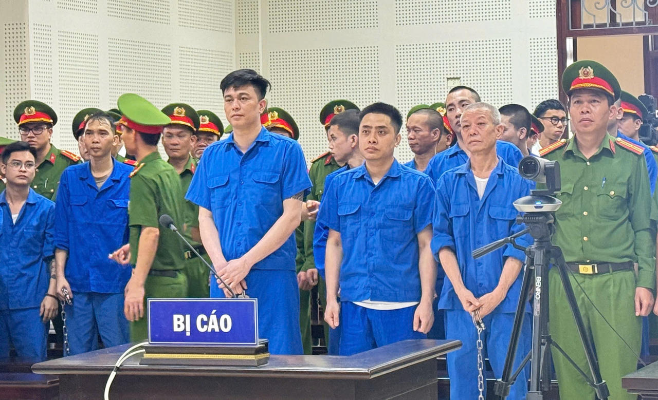 Xét xử sơ thẩm Bùi Đình Khánh cùng 18 bị cáo