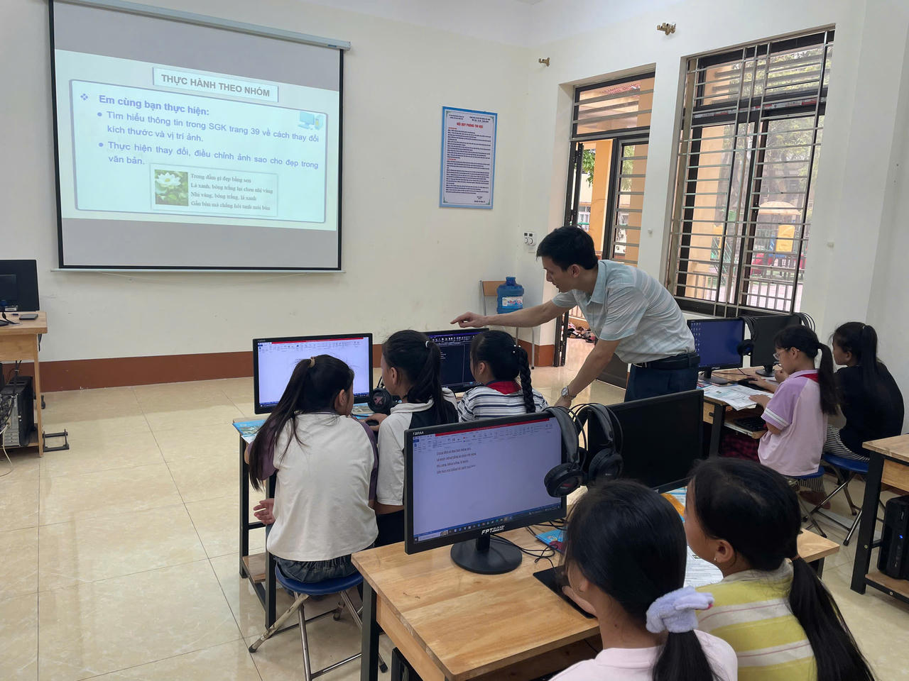 XÃ ĐẠO TRÙ (PHÚ THỌ): TỪ LỚP HỌC VÙNG QUÊ ĐẾN KHÁT VỌNG VƯƠN MÌNH TRONG KỶ NGUYÊN SỐ (Kỳ 1): Người thầy mang AI vào lớp học