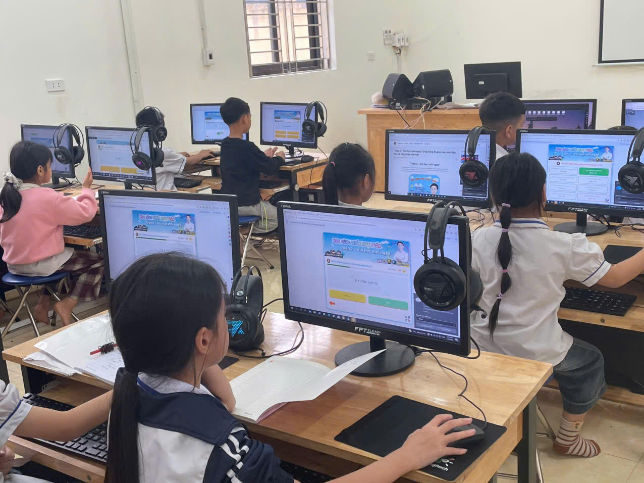 XÃ ĐẠO TRÙ (PHÚ THỌ): TỪ LỚP HỌC VÙNG QUÊ ĐẾN KHÁT VỌNG VƯƠN MÌNH TRONG KỶ NGUYÊN SỐ (Kỳ 1): Người thầy mang AI vào lớp học